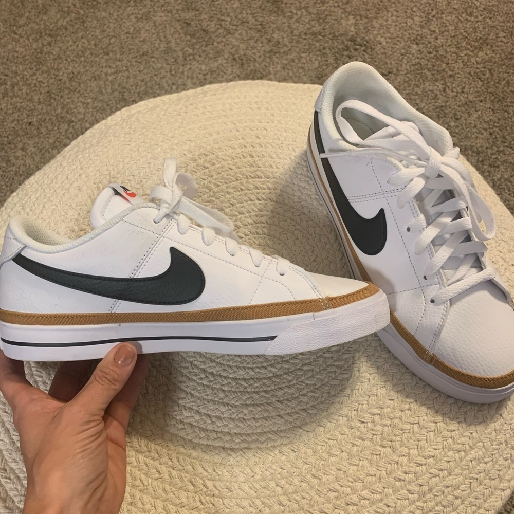 Nike court legacy shoes worn once